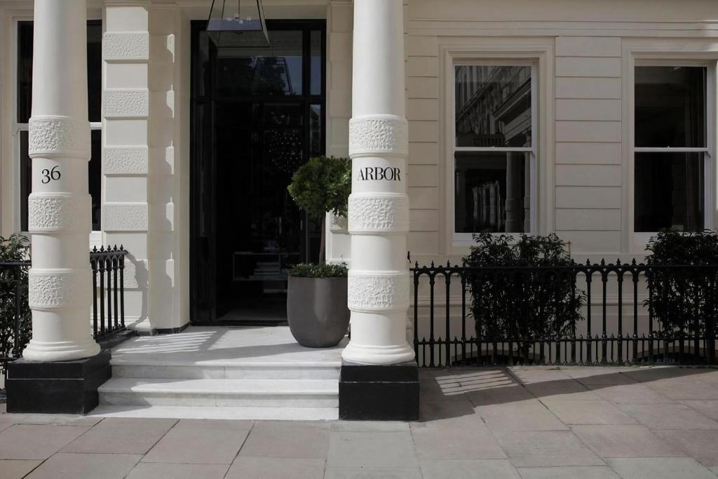 The Lancaster Hotel