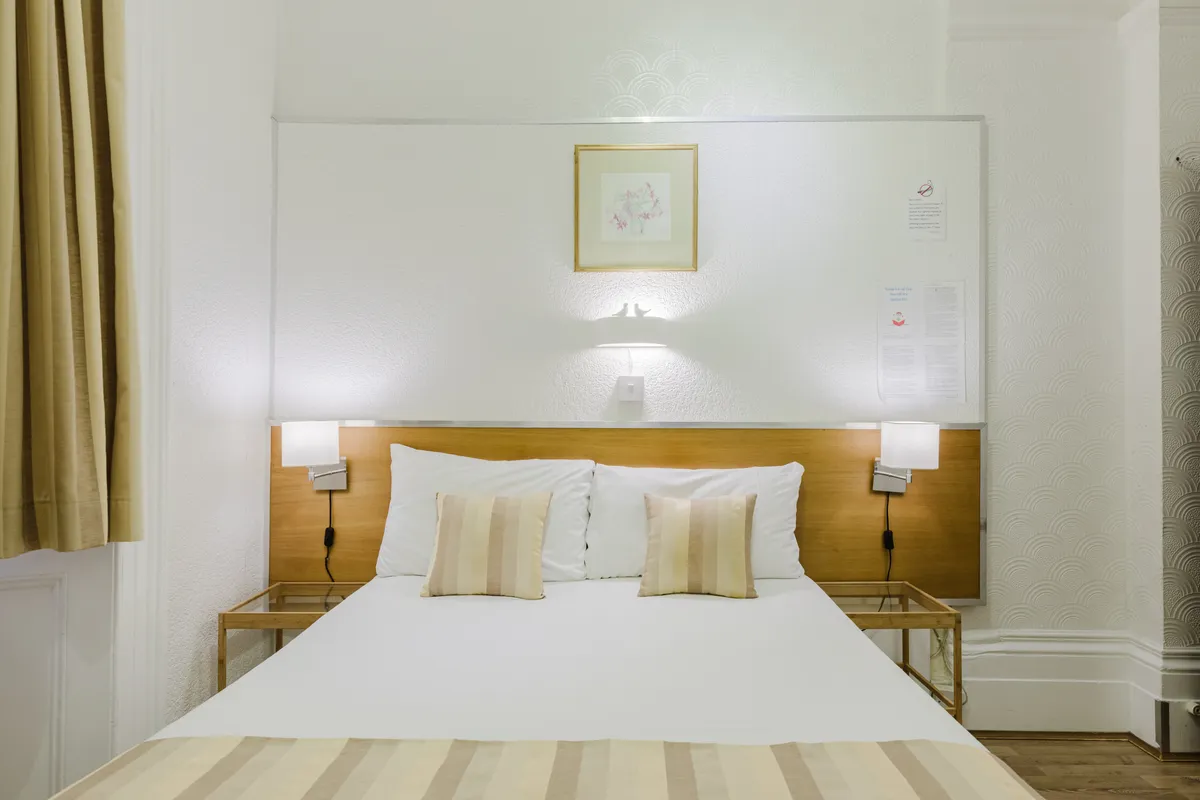 Standard Double Room Ensuite — photo 1 of 25